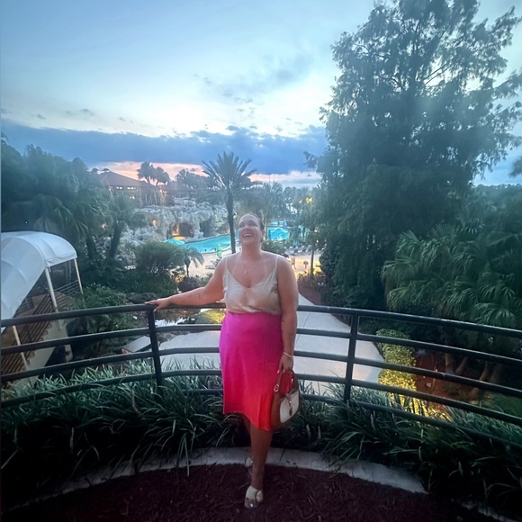 Meet Your Posher! - Picture 2 of 3